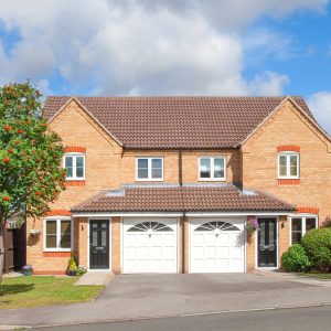 خانه های نیمه مستقل یا دوتایی (SemiDetached House)
